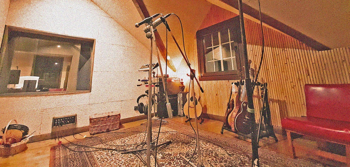 Sala de gravaci&oacute;n pequena de Escusalla Sonora